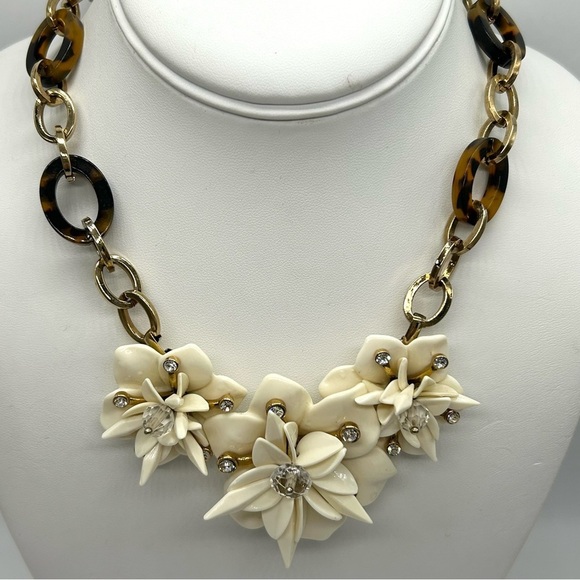 Ann Taylor Jewelry - Ann Taylor Tortoise and Jeweled Flower Necklace